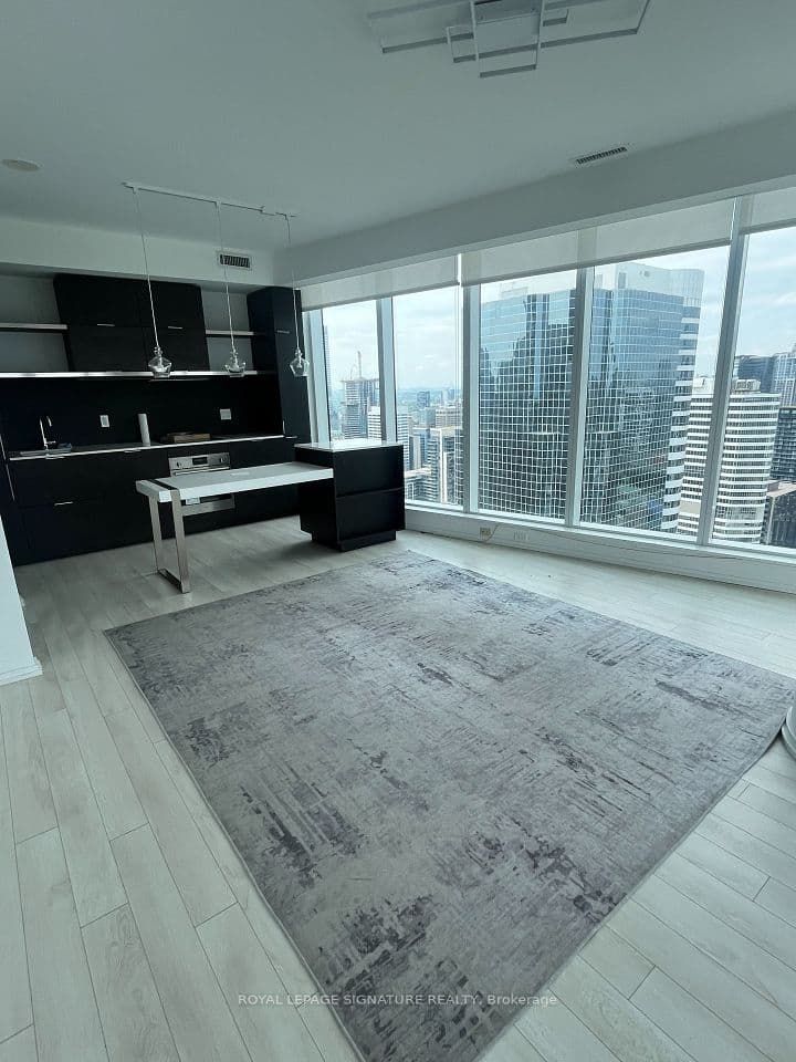 197 Yonge Street 3802, Toronto, ON M5B 0C1 – photo 2