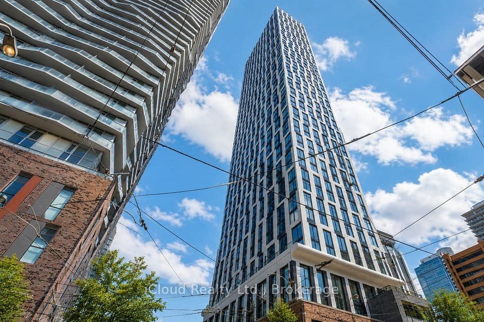 252 Church Street 4012, Toronto, ON M5B 0E6 – main photo