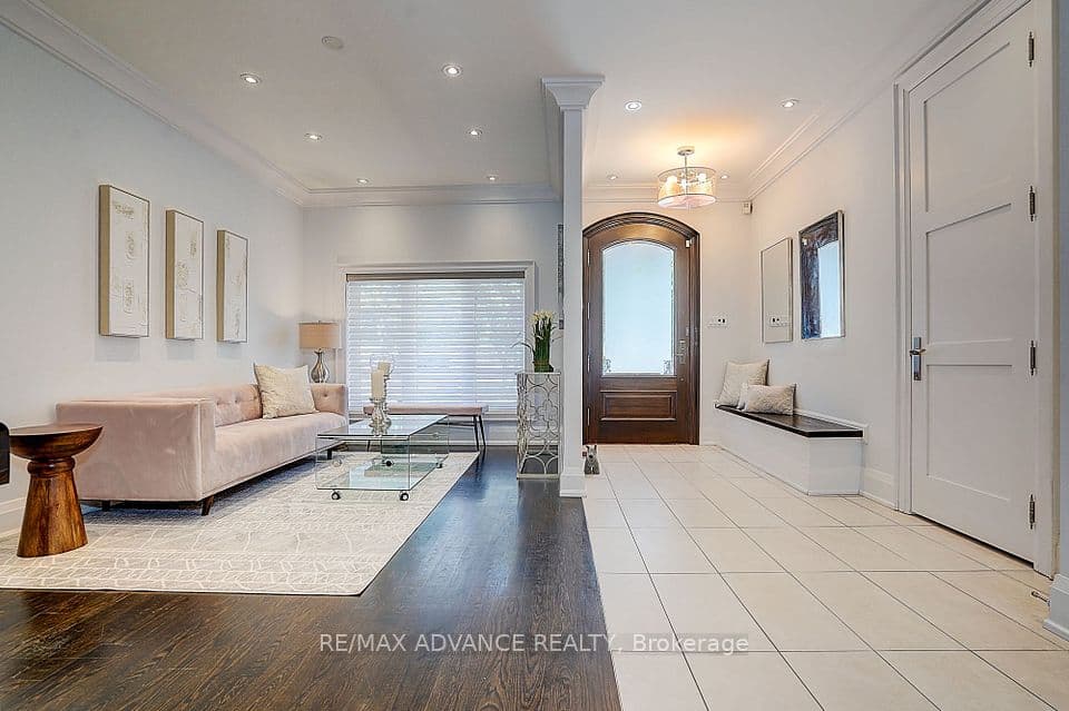 218 Cameron Avenue, Toronto, ON M2N 1E7 – photo 3
