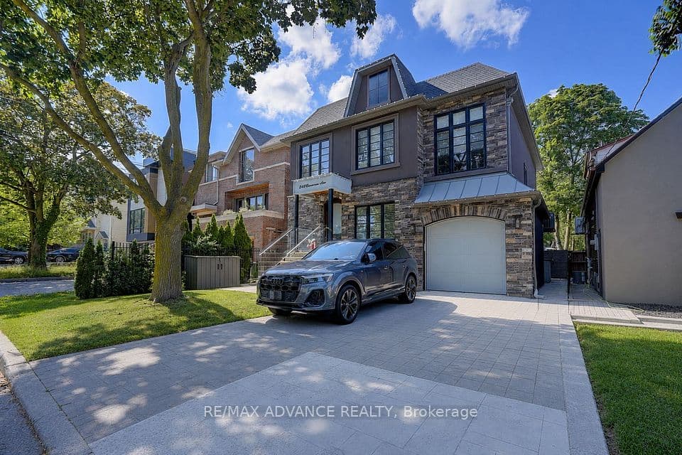 218 Cameron Avenue, Toronto, ON M2N 1E7 – main photo