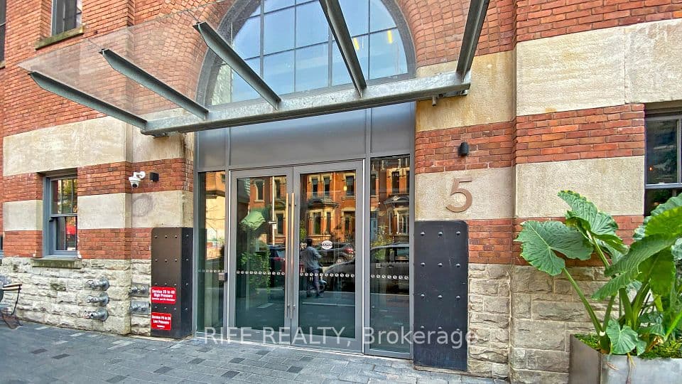 5 St. Joseph Street 3905, Toronto, ON M4Y 0B6 – photo 2