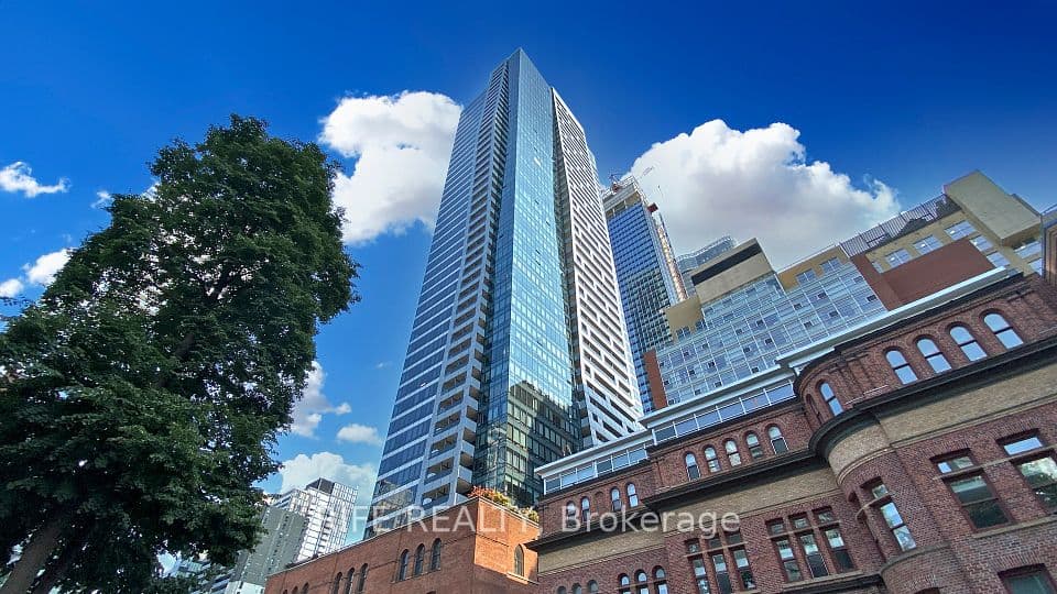 5 St. Joseph Street 3905, Toronto, ON M4Y 0B6 – main photo
