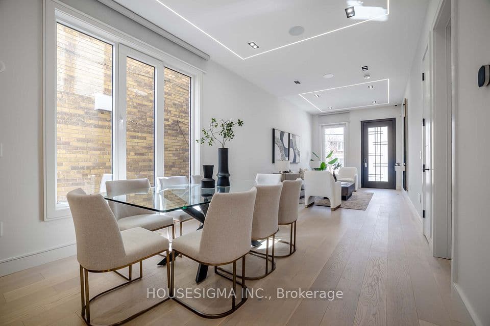 151 Dewbourne Avenue, Toronto, ON M6C 1Z1 – photo 3