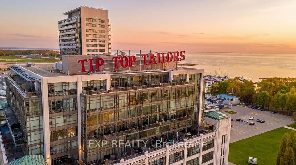 637 Lake Shore Boulevard W 301, Toronto, ON M5V 3J6 – main photo