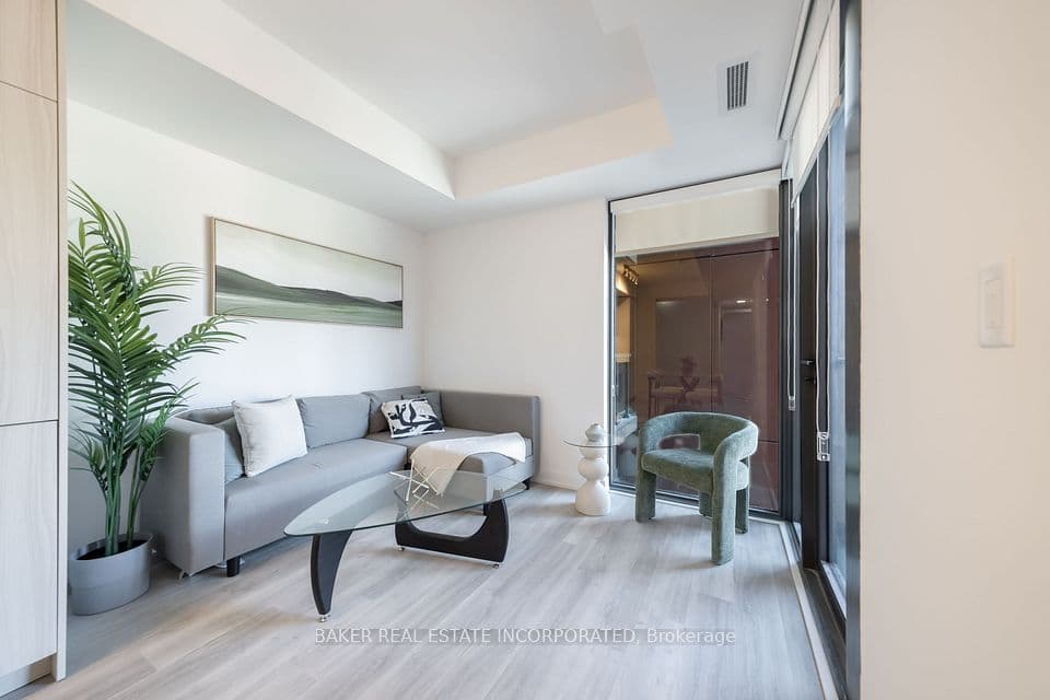 28 Eastern Avenue 824, Toronto, ON M5A 0Y2 – photo 2