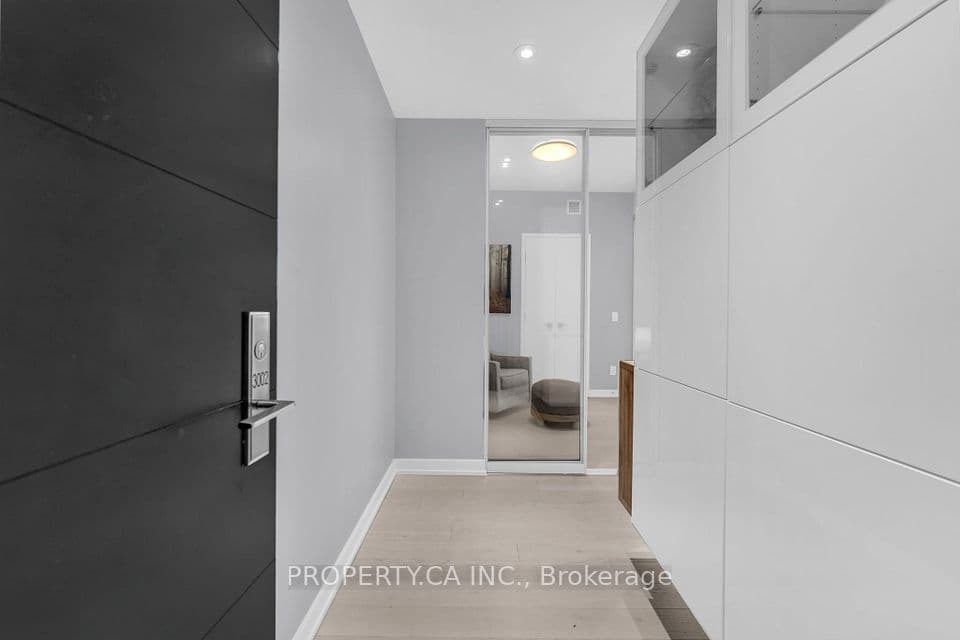 488 University Avenue 3002, Toronto, ON M5G 0C1 – photo 2