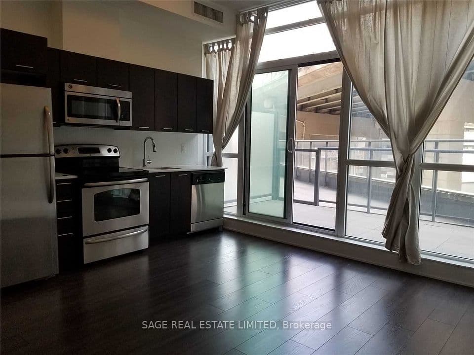169 Fort York Boulevard 220, Toronto, ON M5V 0C8 – main photo