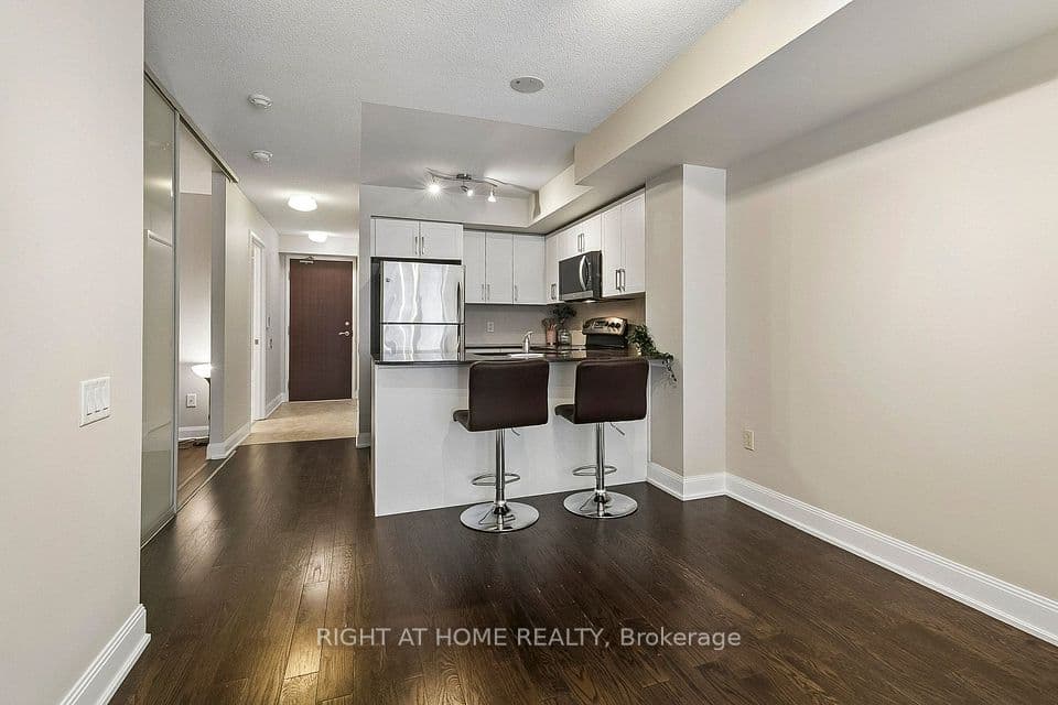 2181 Yonge Street 2804, Toronto, ON M4S 2B1 – photo 2