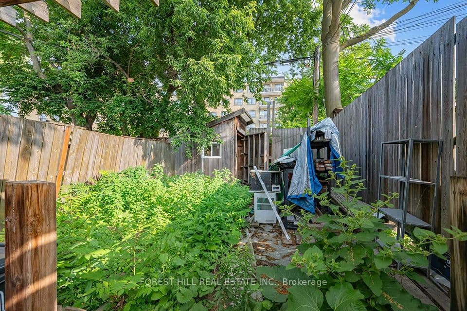 2 Mulberry Crescent, Toronto, ON M6C 1N5 – photo 3