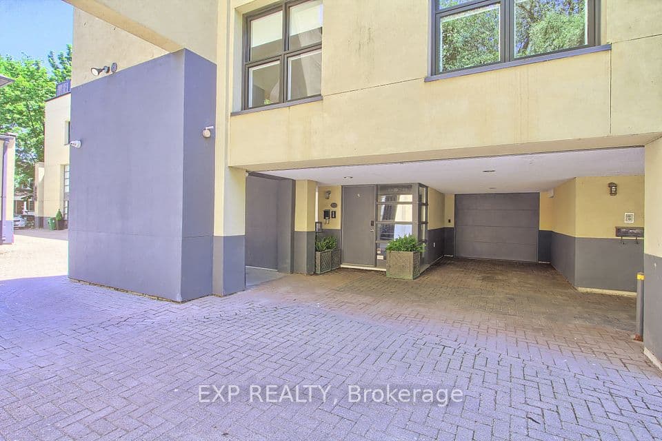 306 Sackville Street 4, Toronto, ON M5A 3G2 – photo 2
