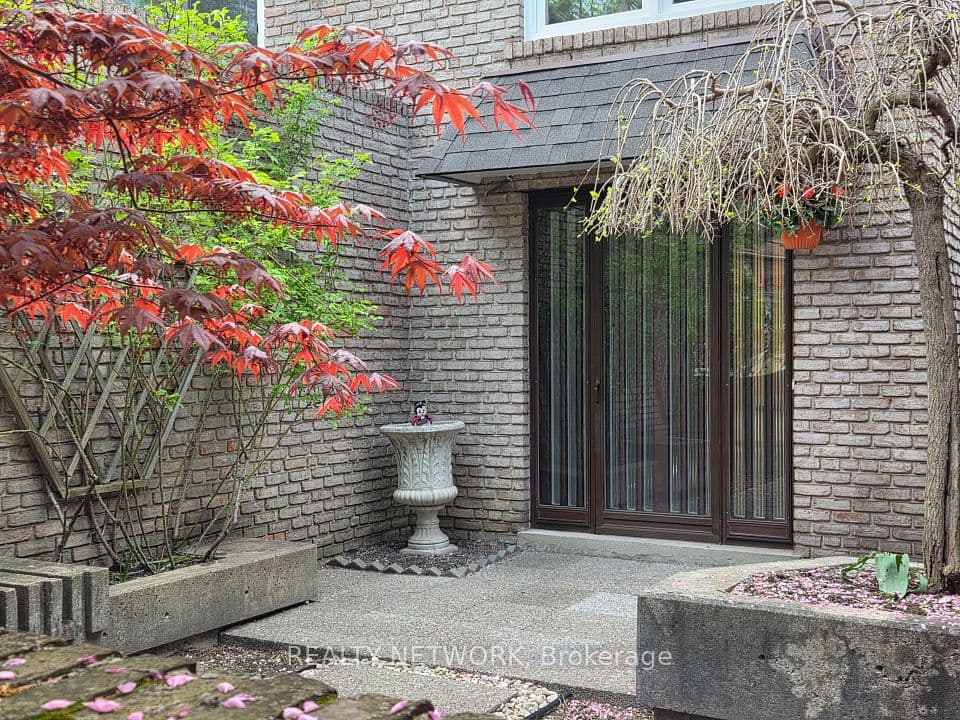 89 Elmsthorpe Avenue, Toronto, ON M5P 2L8 – photo 3