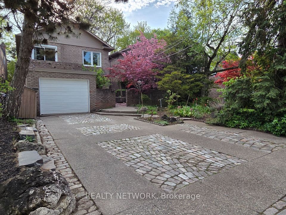 89 Elmsthorpe Avenue, Toronto, ON M5P 2L8 – photo 2
