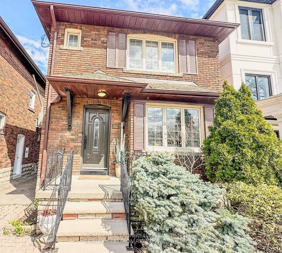 372 St Germain Avenue, Toronto, ON M5M 1W5 – photo 2