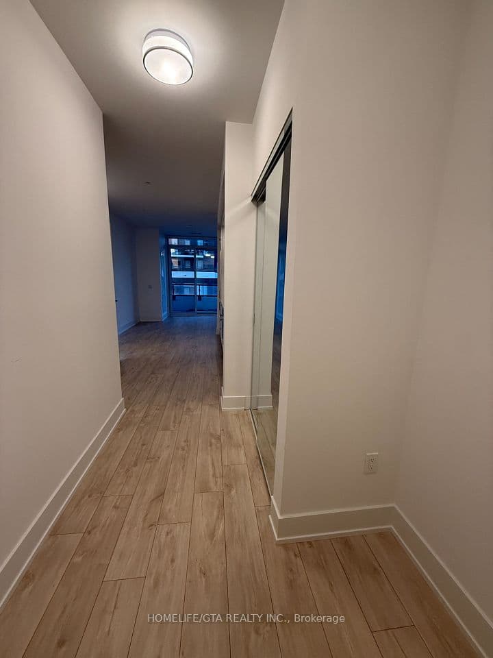 10 Inn On The Park Drive 605, Toronto, ON M3C 0P9 – photo 2