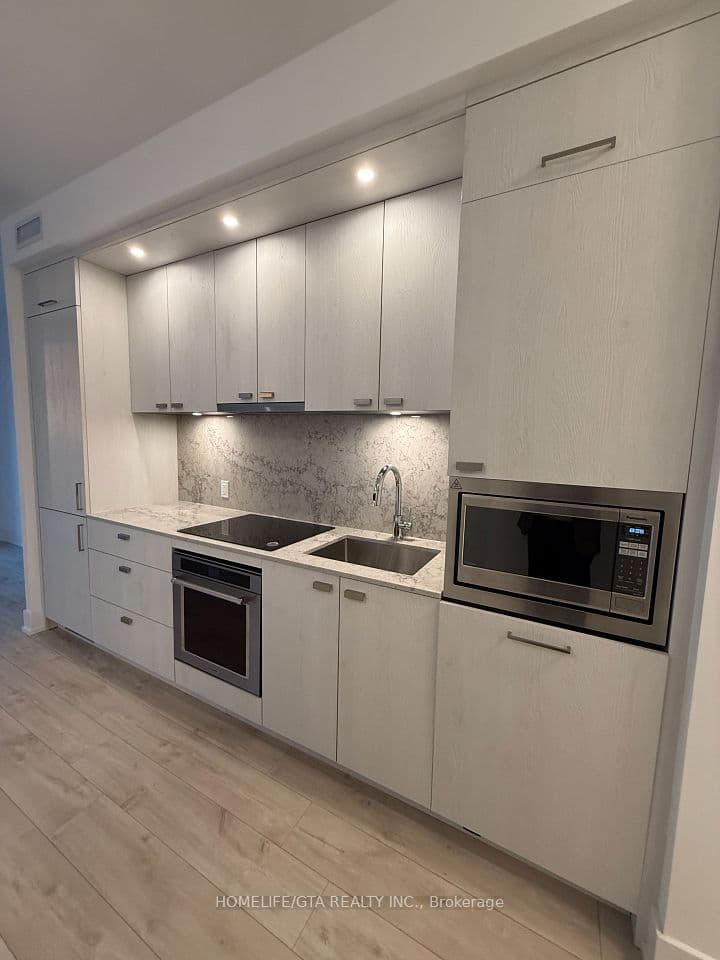 10 Inn On The Park Drive 605, Toronto, ON M3C 0P9 – photo 3