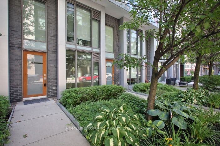 55 Stewart Street 104, Toronto, ON M5V 2V1 – main photo