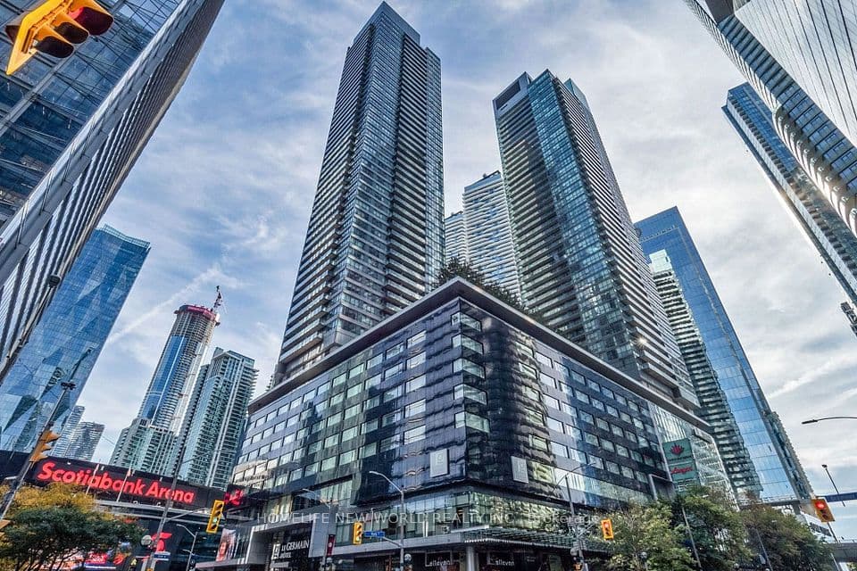 65 Bremner Boulevard 4905, Toronto, ON M5J 0A7 – main photo