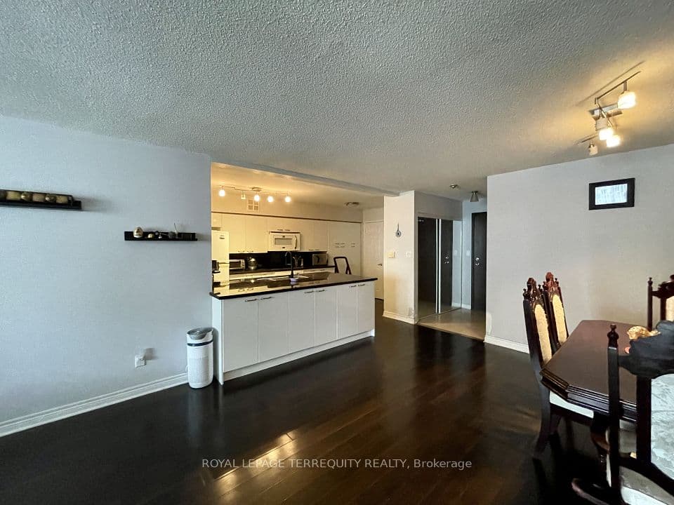 30 Greenfield Avenue 1009, Toronto, ON M2N 6N3 – photo 3