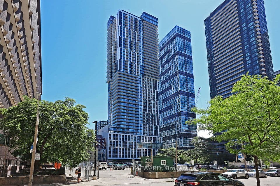251 Jarvis Street 2006, Toronto, ON M5B 0C3 – main photo