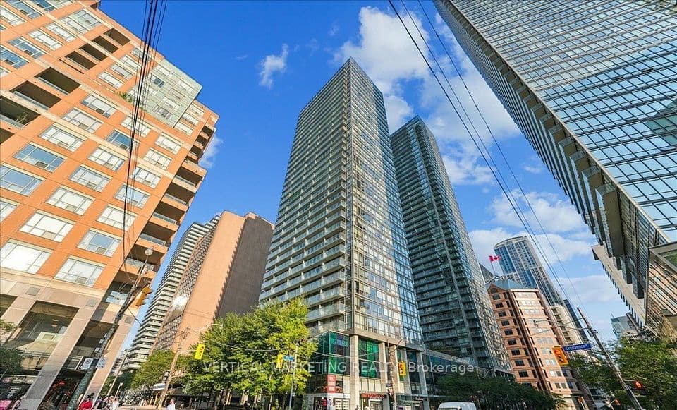 37 Grosvenor Street 2010, Toronto, ON M4Y 3G5 – photo 2