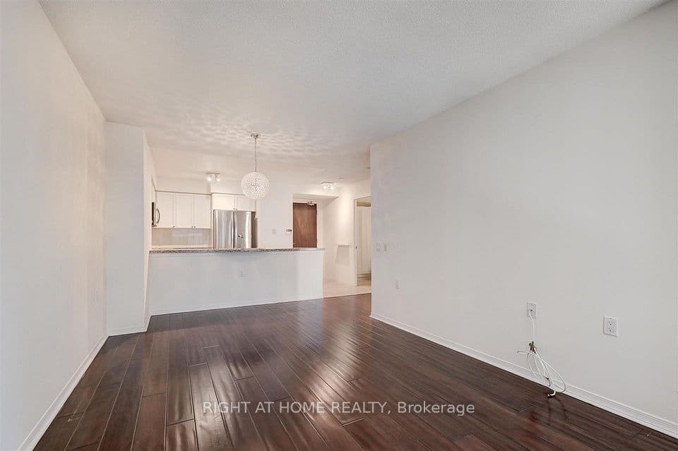 388 Bloor Street E 507, Toronto, ON M4W 3W9 – main photo