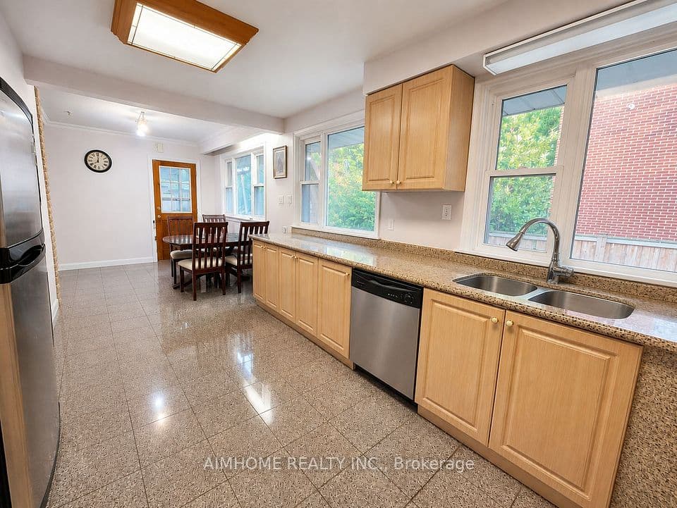25 Burbank Drive, Toronto, ON M2K 1M7 – photo 2