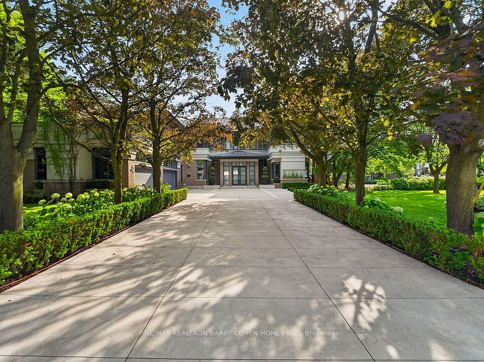 17 Alderbrook Drive, Toronto, ON M3B 1E3 – main photo