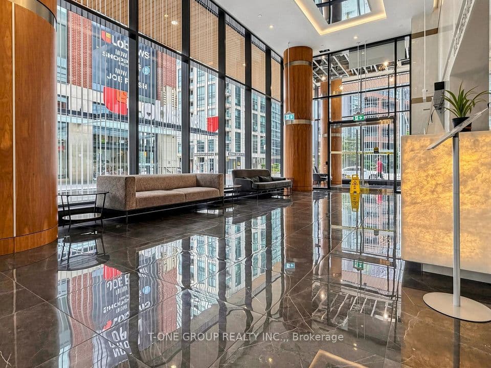 19 Bathurst Street 1502, Toronto, ON M5V 0N2 – photo 3