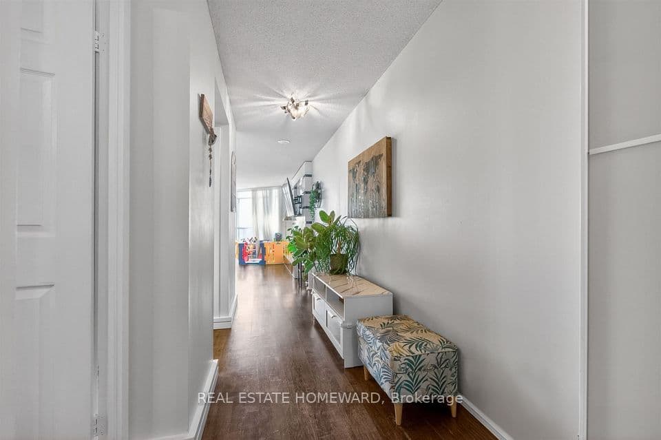 30 Harrison Garden Boulevard 602, Toronto, ON M2N 7A9 – photo 3
