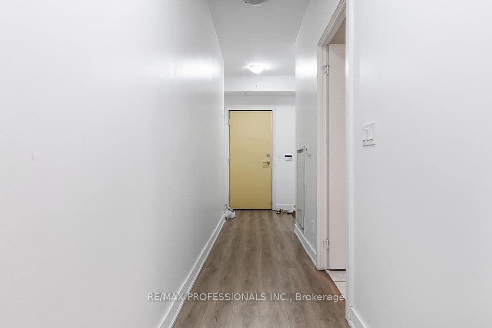 30 Nelson Street 325, Toronto, ON M5V 0H5 – photo 2