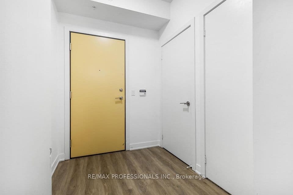 30 Nelson Street 325, Toronto, ON M5V 0H5 – photo 3