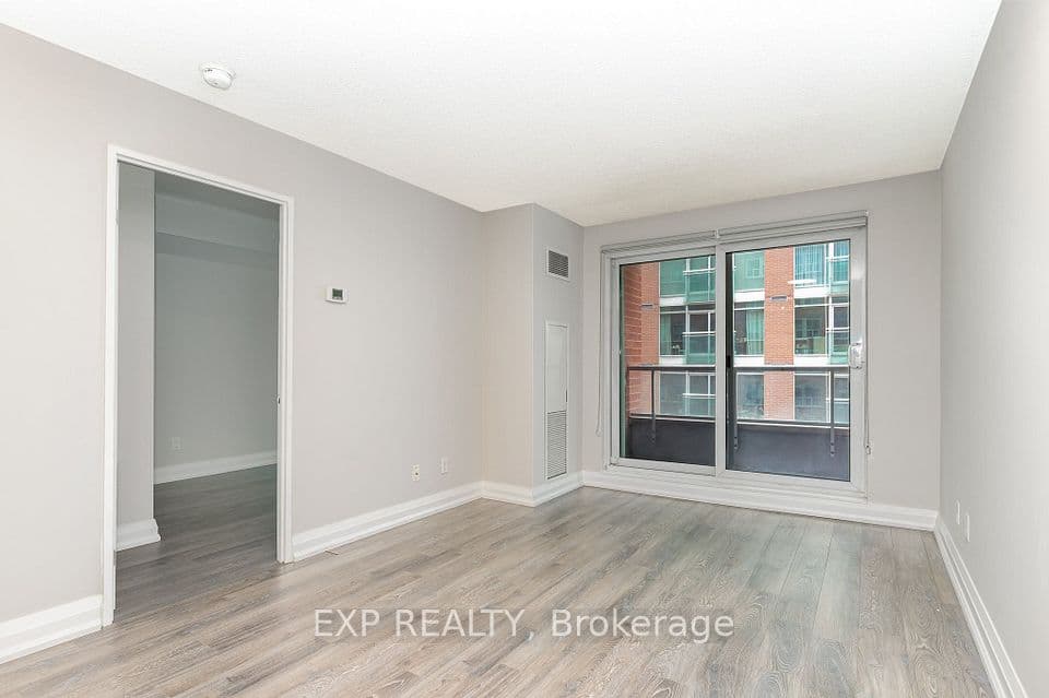 230 King Street 614, Toronto, ON M5A 1K5 – photo 3