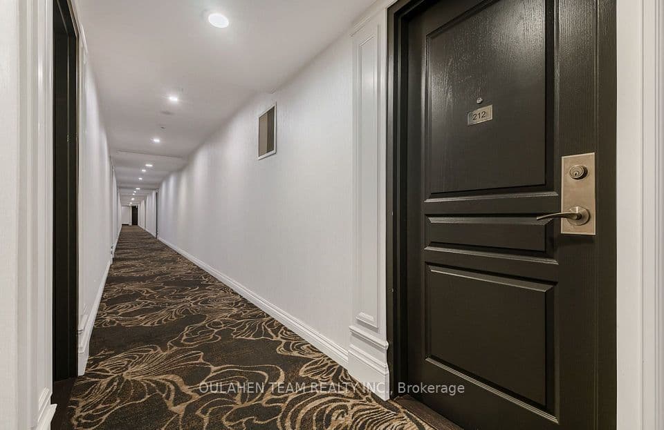 16 Dallimore Circle 212, Toronto, ON M3C 4C4 – photo 3
