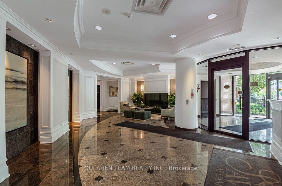 16 Dallimore Circle 212, Toronto, ON M3C 4C4 – photo 2