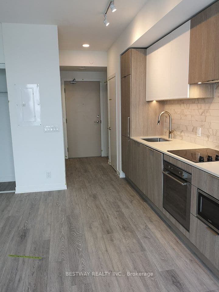 2020 Bathurst Street 1611, Toronto, ON M5P 0A6 – photo 3