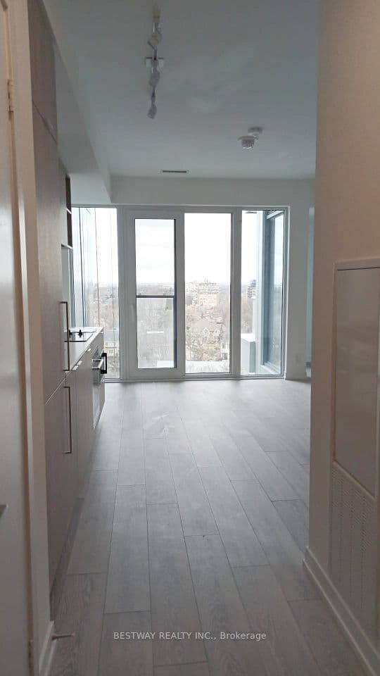 2020 Bathurst Street 1611, Toronto, ON M5P 0A6 – main photo
