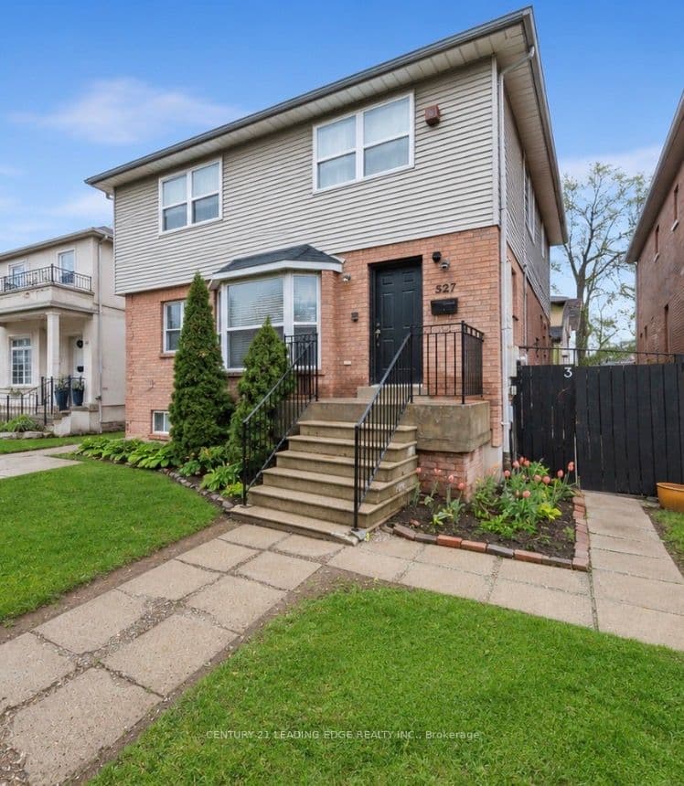 527 Glengarry Avenue, Toronto, ON M5M 1G2 – main photo