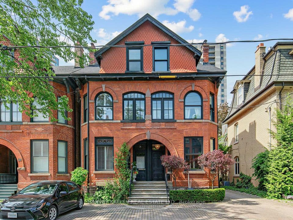 32 Bernard Avenue, Toronto, ON M5R 1R2 – main photo