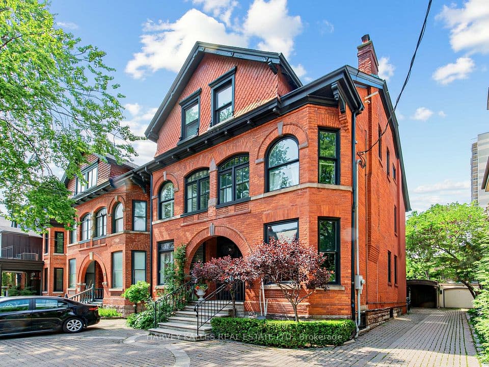 32 Bernard Avenue, Toronto, ON M5R 1R2 – photo 3