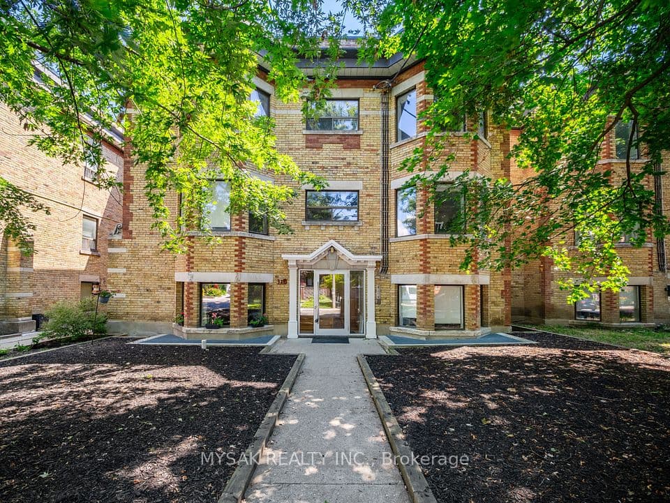 427 Crawford Street, Toronto, ON M6G 3J7 – main photo