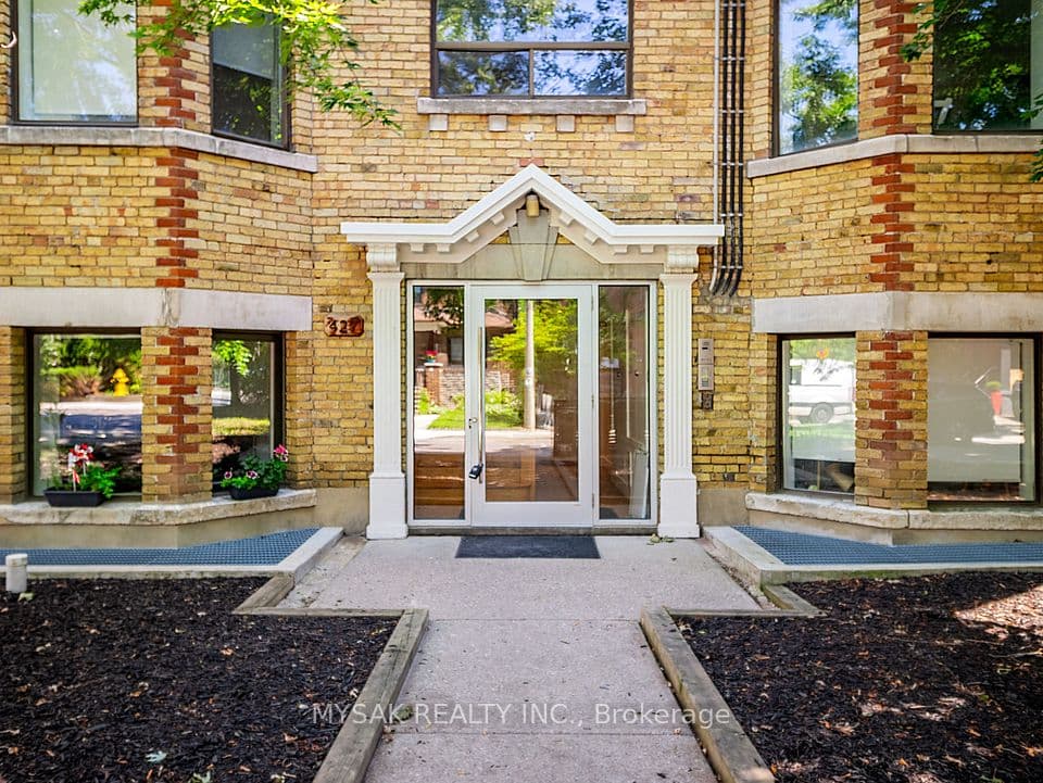 427 Crawford Street, Toronto, ON M6G 3J7 – photo 2