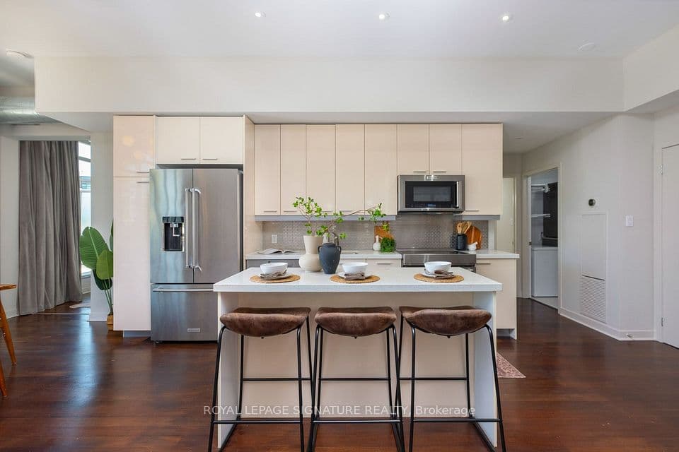 52 Sumach Street 402, Toronto, ON M5A 3J7 – photo 3