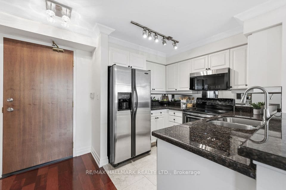 3840 Bathurst Street 511, Toronto, ON M3H 6C6 – photo 3