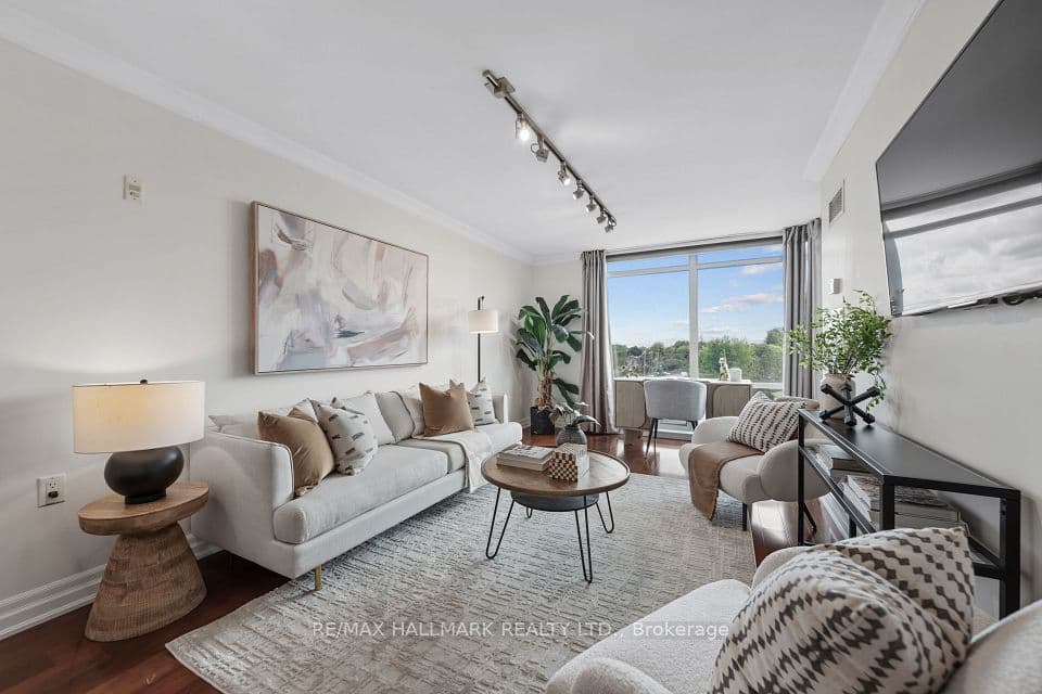 3840 Bathurst Street 511, Toronto, ON M3H 6C6 – main photo