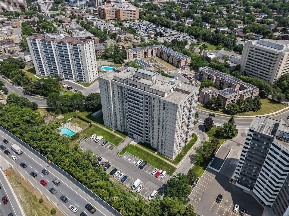 130 Neptune Drive 601, Toronto, ON M6A 1X5 – photo 2