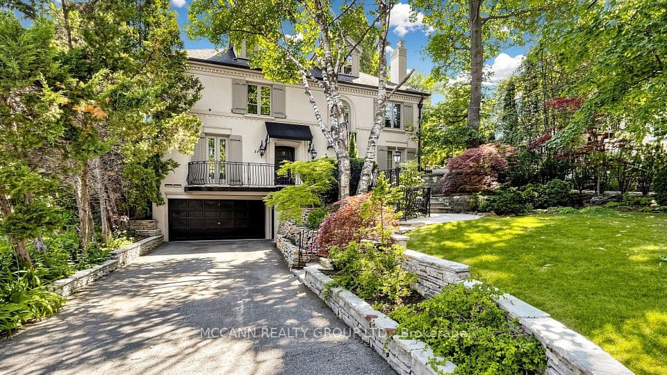 27 Strathgowan Crescent, Toronto, ON M4N 2Z6 – main photo
