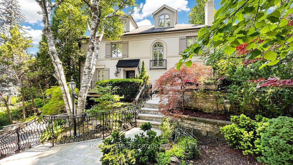 27 Strathgowan Crescent, Toronto, ON M4N 2Z6 – photo 3
