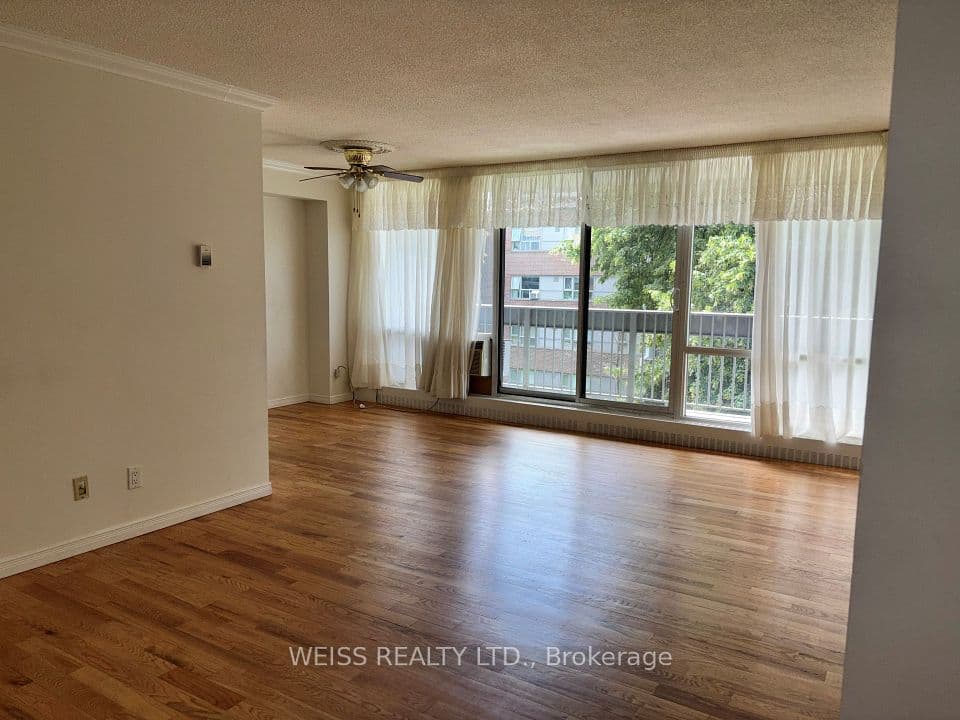 1801 O'Connor Drive 310, Toronto, ON M4A 2P8 – photo 2