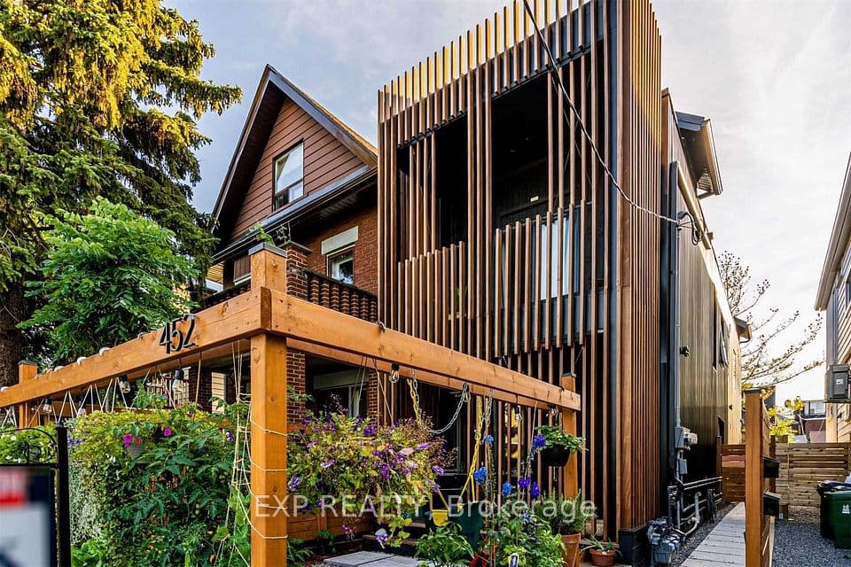 452 Montrose Avenue, Toronto, ON M6G 3H1 – main photo