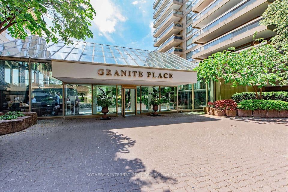 63 St Clair Avenue W 1801, Toronto, ON M4V 2Y9 – photo 2